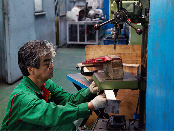 産業機械・建設機械等のブレーキ・摩擦材の張替え